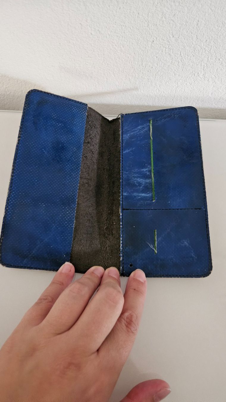 Freitag Cover & Protezioni schermo: Cover a conchiglia Freitag blu e argento – Usato da Melano venduto da H-Sara 1