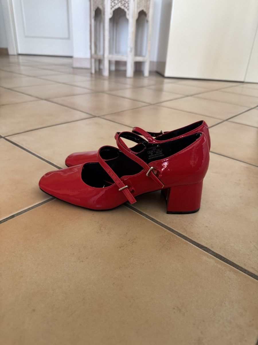 Pull&Bear Scarpe da donna: maryjane rouge taille 38 – Usato da Lonay venduto da nei_79jc 2