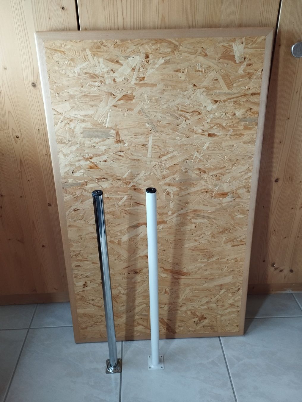 Tische: Tisch als Pult geeignet – Gebraucht aus Schüpfheim von portanubium