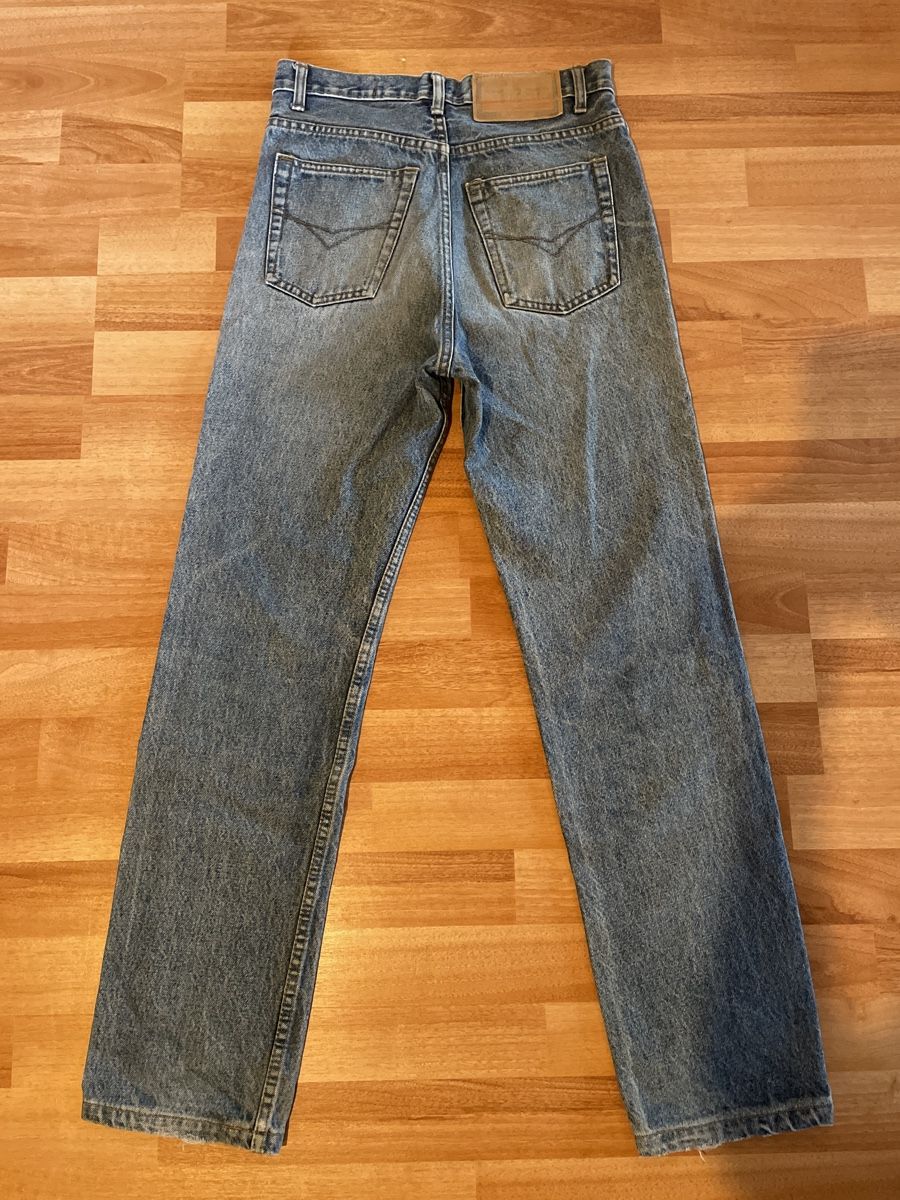 Diesel Jeans: Diesel Basic Jeans Einfache Bundweite 37cm 100% Baumwolle – Usato da St. Gallen venduto da mai_2lcj 1