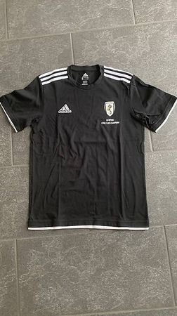 Adidas T-shirt