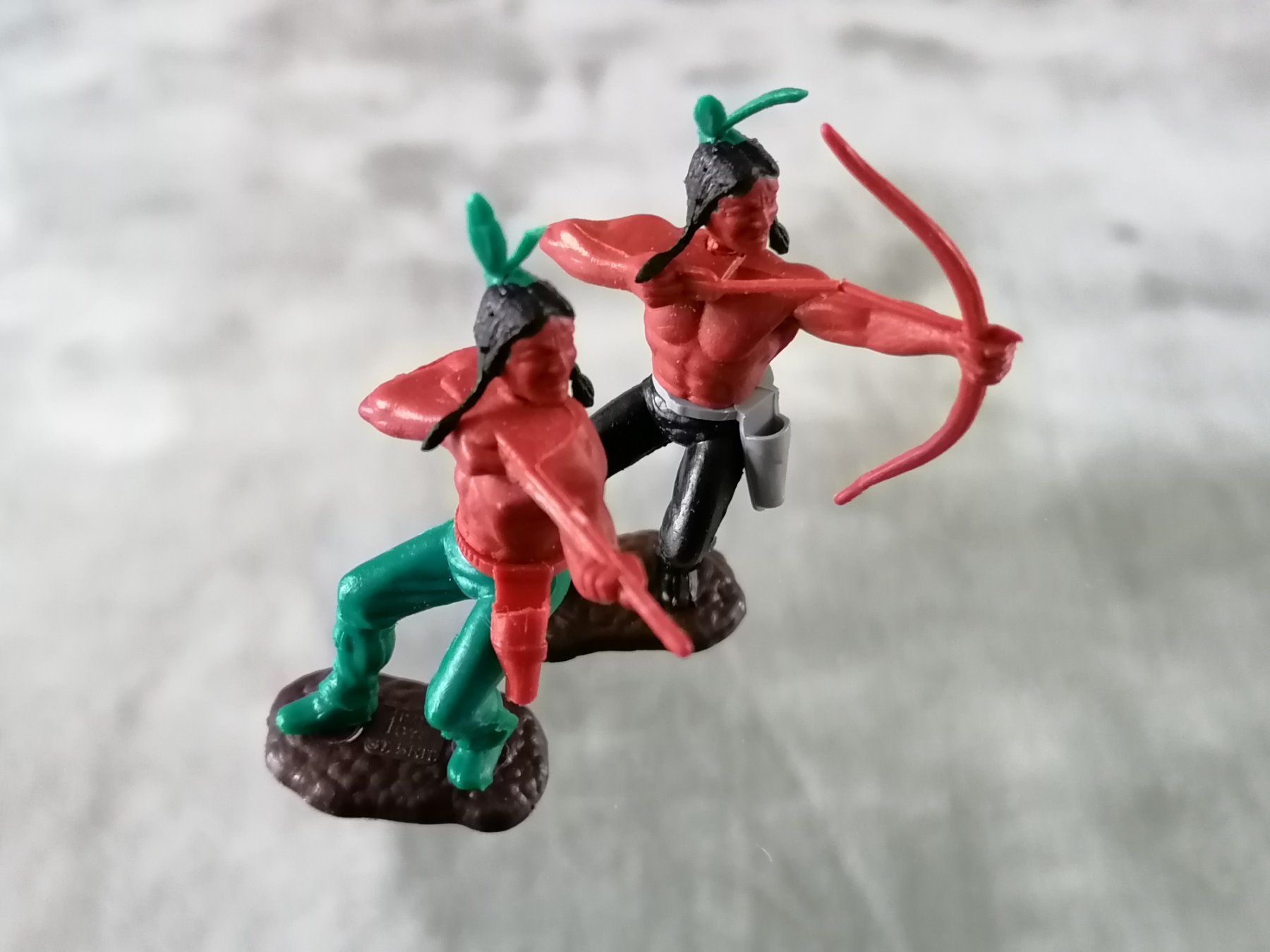 Timpo Figuren: Timpo Toys - Indianer 2 Stk. – Gebraucht aus Basel von vintagecollector