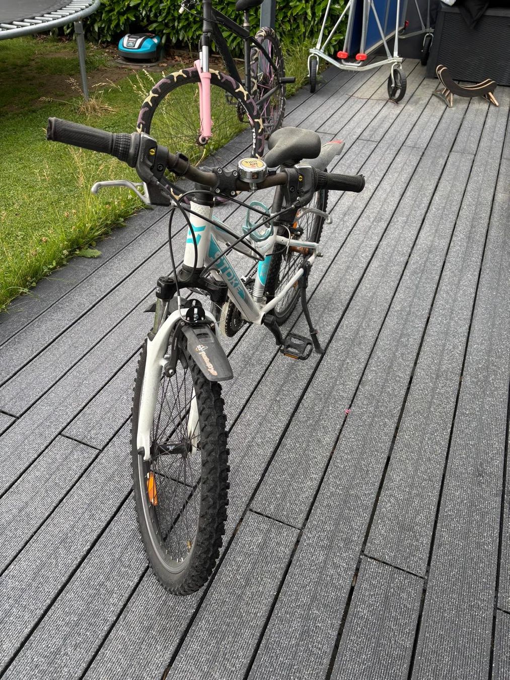 Biciclette: vélo fille blancs vitesses poignées – Usato da la Tour-de-Trême venduto da lolodav 3