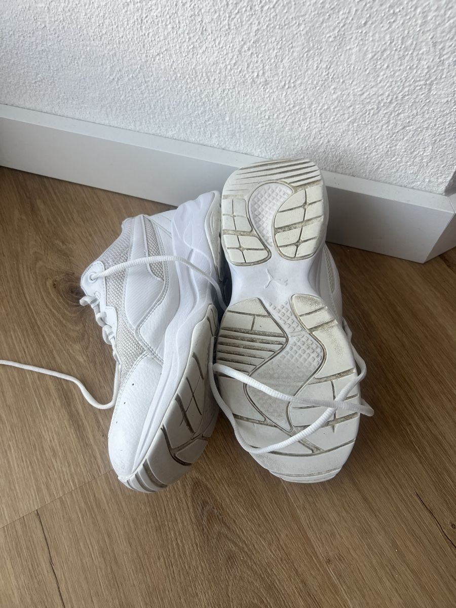 Scarpe da uomo: Puma Sneaker weiss Grösse 39  – Usato da Oberrüti venduto da Jes_seei 1