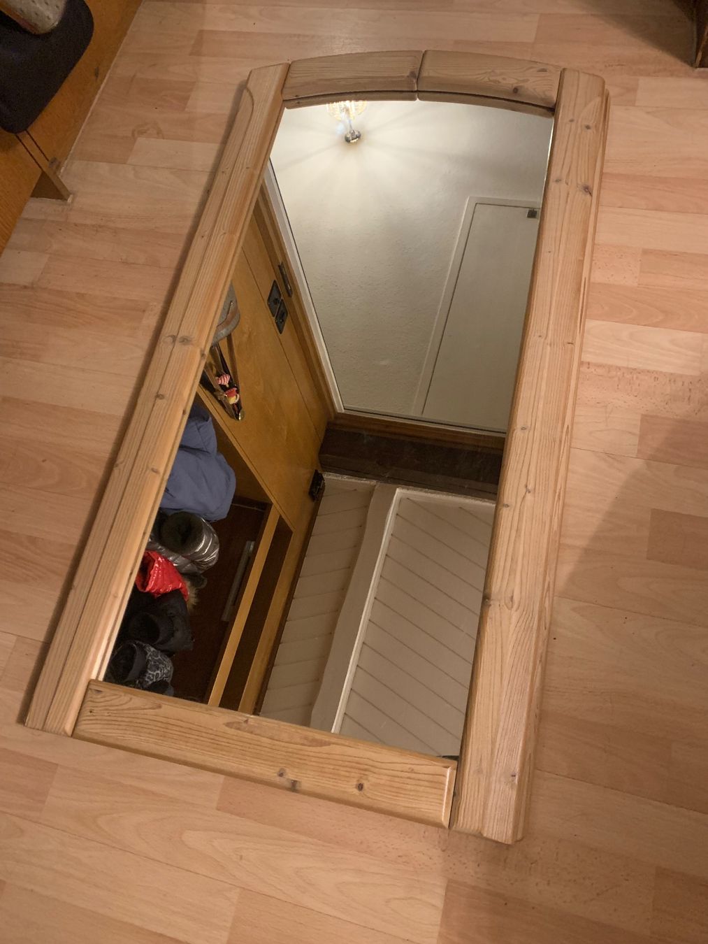 Spiegel: Wandspiegel aus Holz – Gebraucht aus Winterthur von vit_9bcg