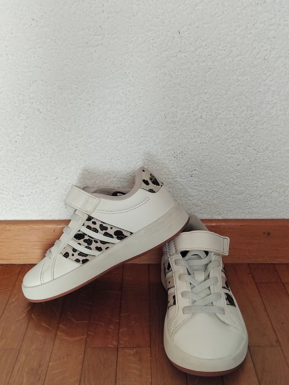 Adidas Scarpe per ragazze: Baskets adidas, 28, état neuf – Usato da Hauteville venduto da mhk_ck5h 2