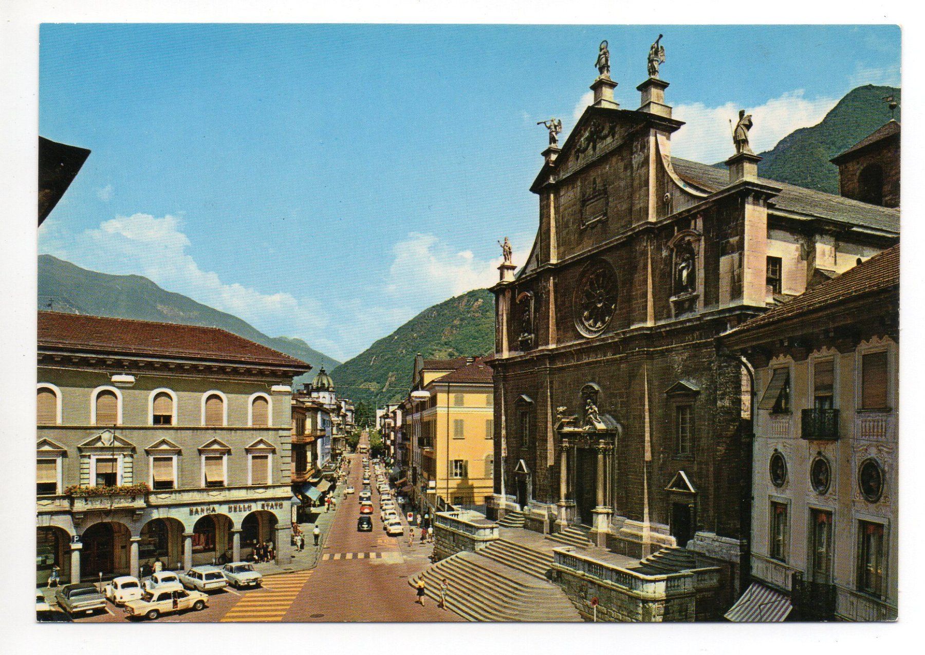 Cartoline postali: BELLINZONA Piazza Colleggiata - Auto – Nuovo (secondo la descrizione) da Jona venduto da philajona