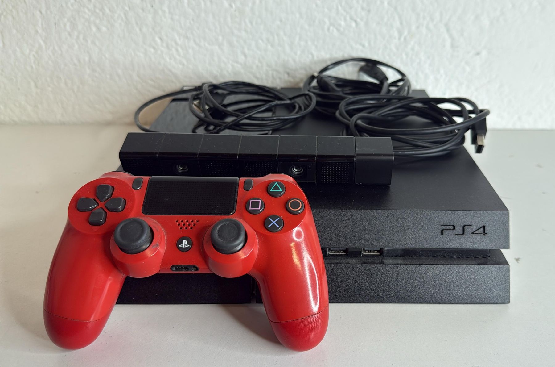 Sony Konsolen: 🎮 Sony PlayStation 4 + Kamera + Controller 🎮 – Gebraucht aus Ehrendingen von lax21