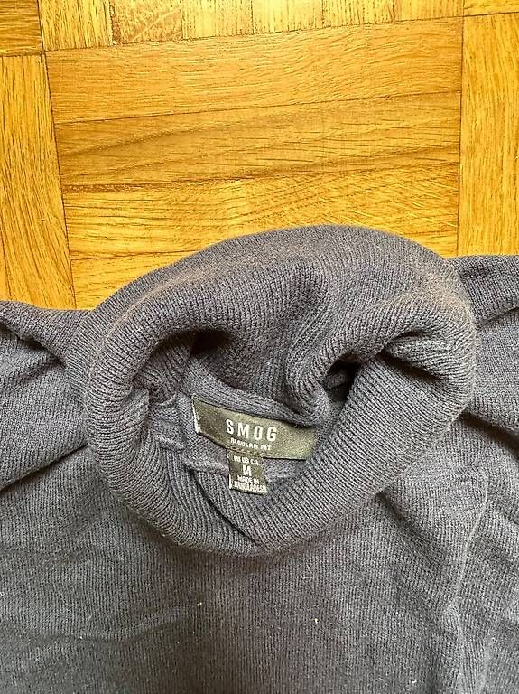 Maglioni & Felpe: Long neck shirt – Usato da Zürich venduto da abiiStore