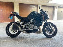 Kawasaki Z900 - wie neu laut Bilder - presque neuve