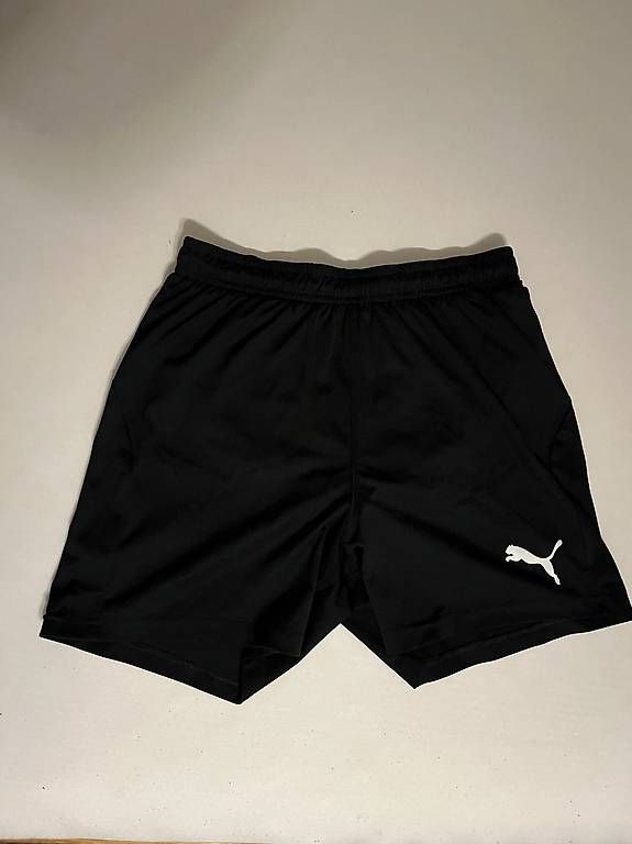 Pantaloni: Puma kurze Sporthose – Nuovo (secondo la descrizione) da Ottoberg venduto da yvonne.graenacher