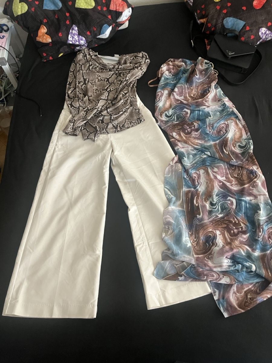 Lotti di vestiti: Bluse Schlangenmuster mit Hose & Kleid – Nuovo (secondo la descrizione) da Olten venduto da sae_82z2
