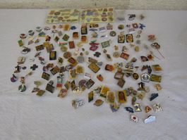 Anstecker Pins Buttons diverses
