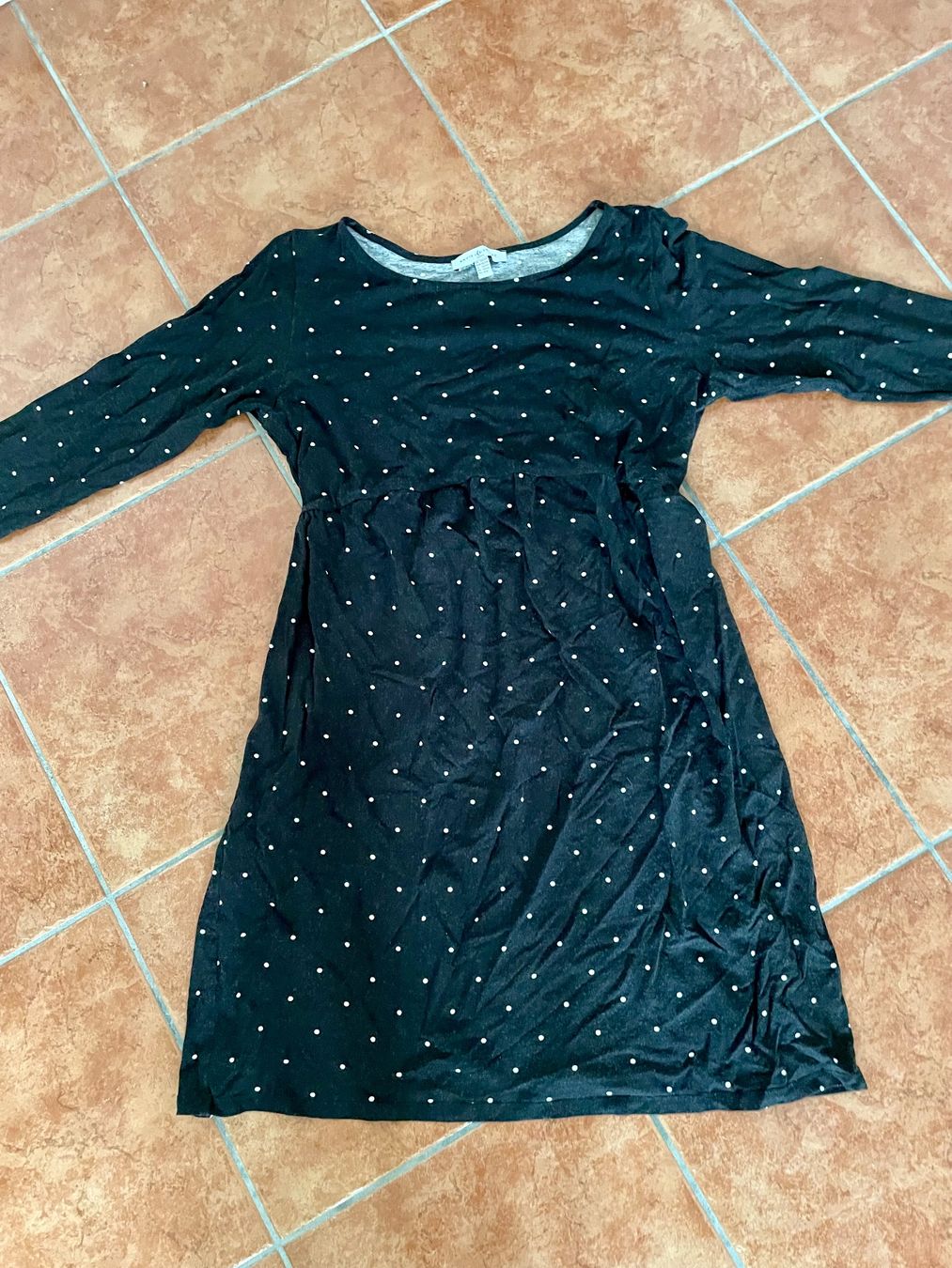 Vestiti: Vendo vestito nero a pois – Usato da Brione s. Minusio venduto da Je_Jey