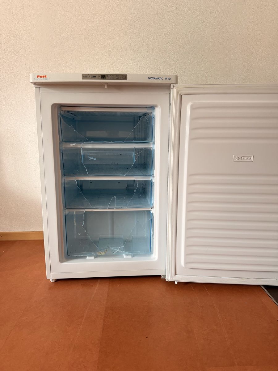 Congelatori: Gefrierschrank Fust Novomatic TF 101 – Usato da Gwatt (Thun) venduto da Glahad 3
