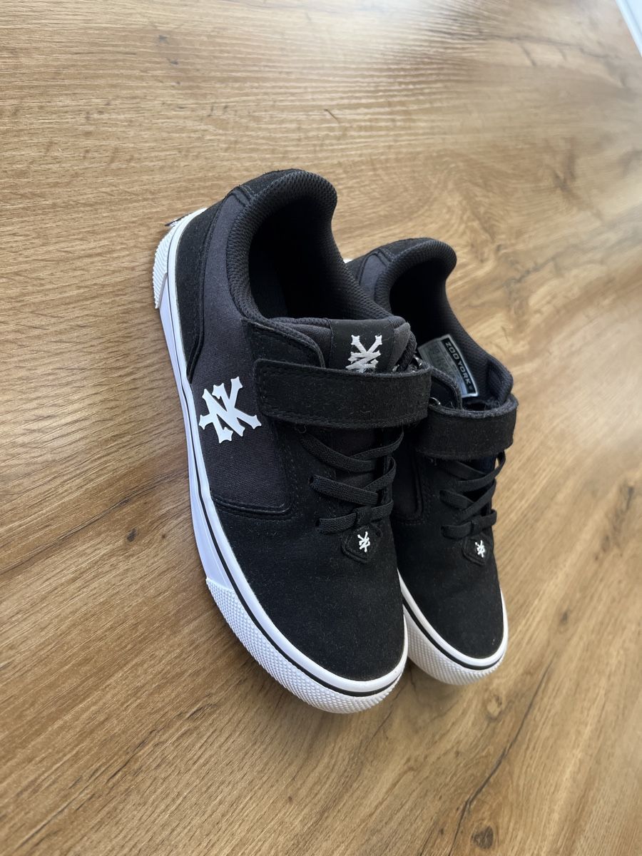 Schuhe für Jungen: Zoo york gr 33.5 – Gebraucht aus Näfels von Cecilia89