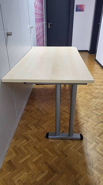 Scrivanie: Bürotisch aus hellem Holz – Usato da Aarau venduto da JKH_Floesserplatz 1