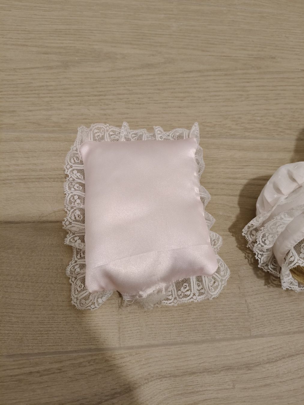 Bambole: Poupée porcelaine – Nuovo (secondo la descrizione) da Monthey venduto da lesaffairesdecamille 6