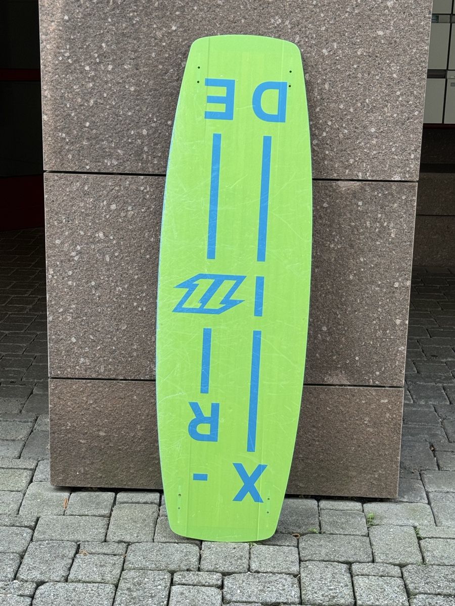 Duotone Tavole da surf e di nuoto: XRide Duotone Twin Tip Kite Board – Usato da Luzern venduto da Littleplace 7