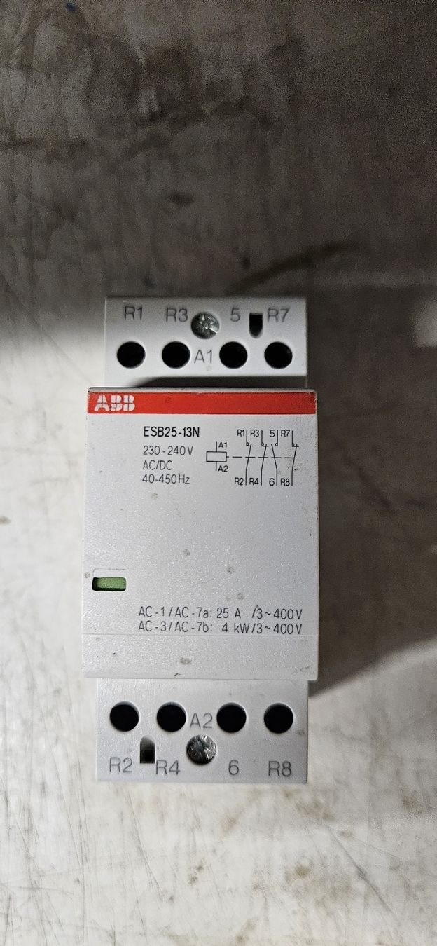 ABB Interruttori: ABB ESB25-13N Schütz – Usato da Baar venduto da Vel...Baar45