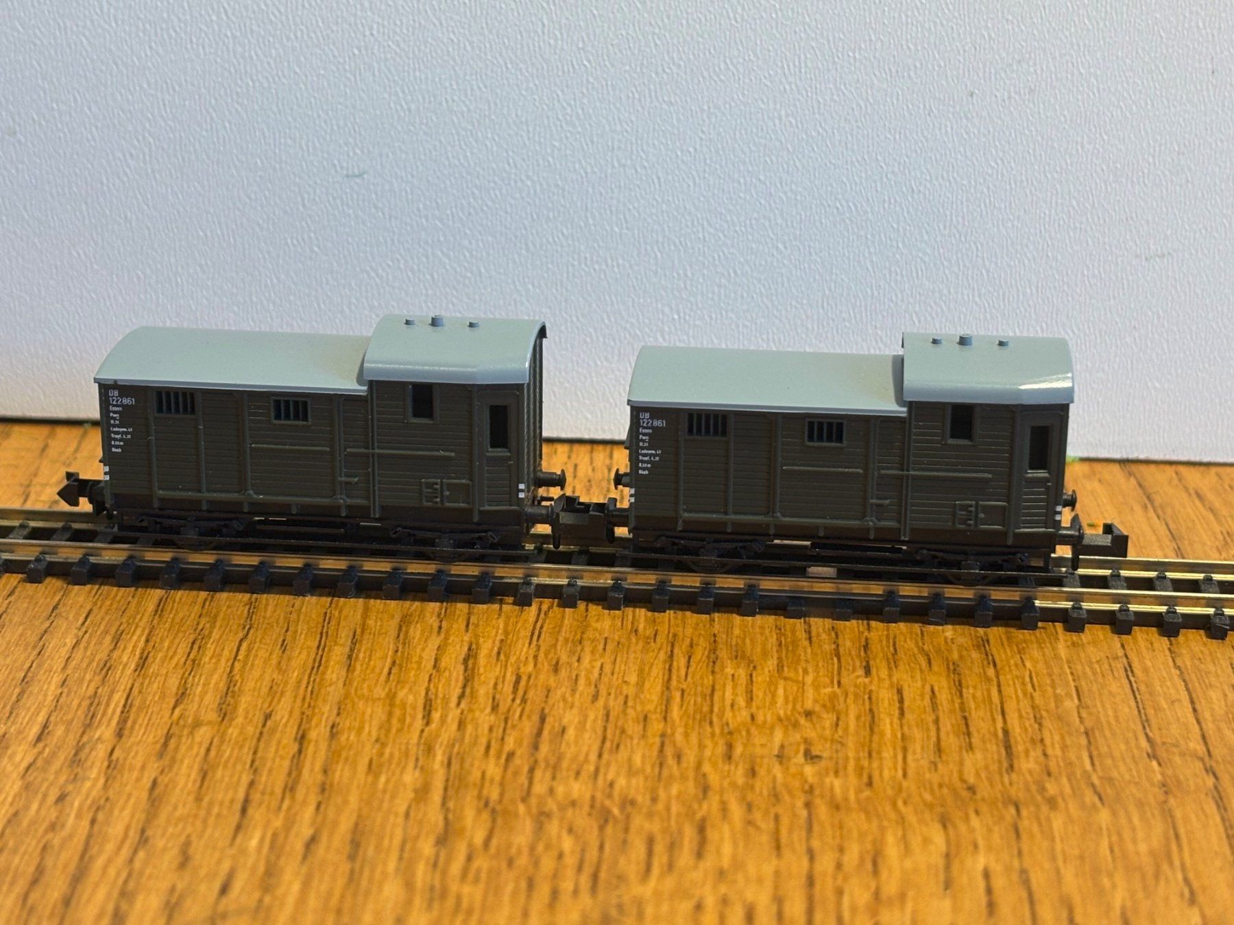 Modellini di ferrovie: e1664: 2 Stk. Güterwagen (Spur N) – Usato da Birsfelden venduto da Birs_25 1