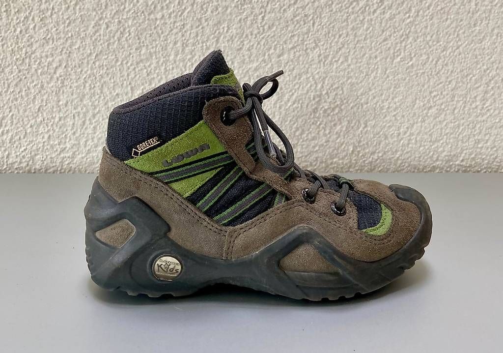 Scarpe per ragazzi: Lowa Wanderschuhe Gr. 30 wasserdicht – Usato da Arlesheim venduto da Livifee