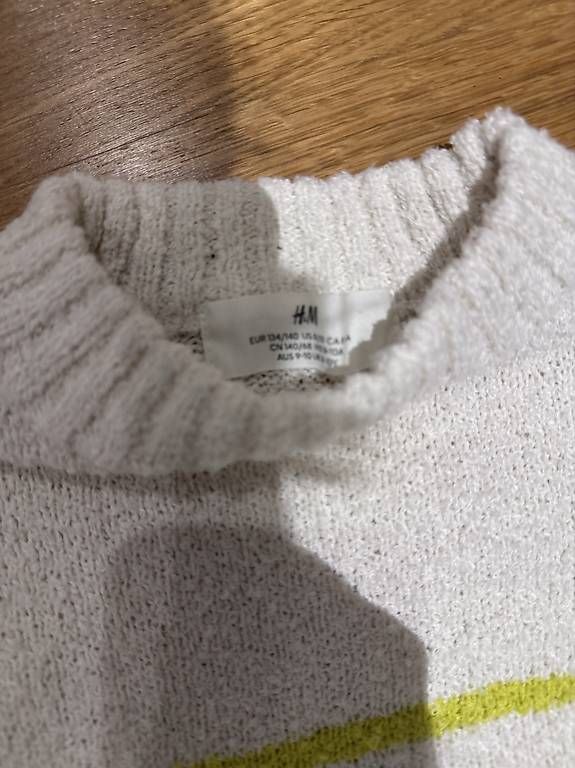 Pulls et sweat-shirts: Pulli 134/140 – D'occasion à Abtwil SG par Bila80 1