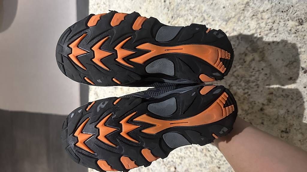 Scarpe per ragazzi: Wanderschuhe hoch, gefüttert Gr.34 – Usato da Pfäffikon ZH venduto da Ekgv 2