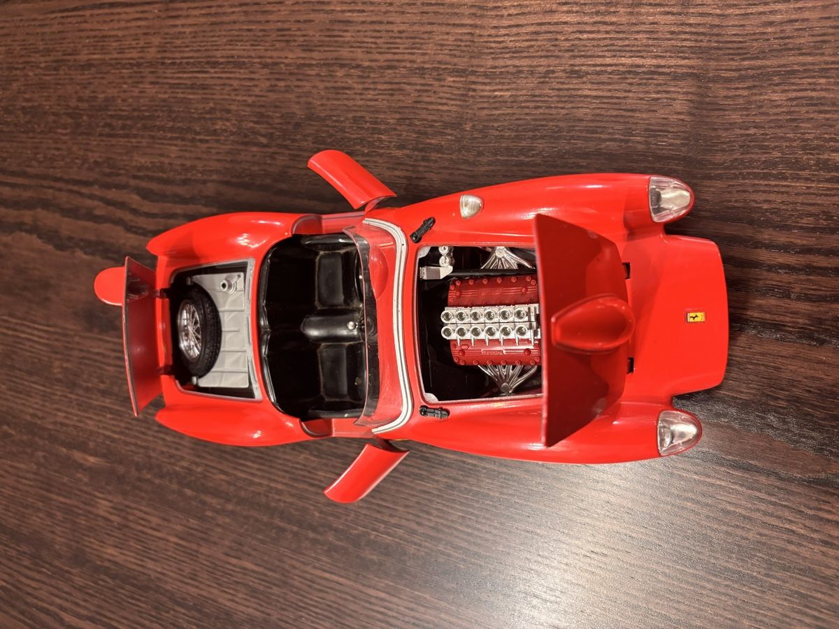 Bburago Modellini d'auto: Rotes Ferrari-Modellauto, Testa Rossa 1957, 1:18 – Nuovo (secondo la descrizione) da Unterentfelden venduto da Nadineb23 5