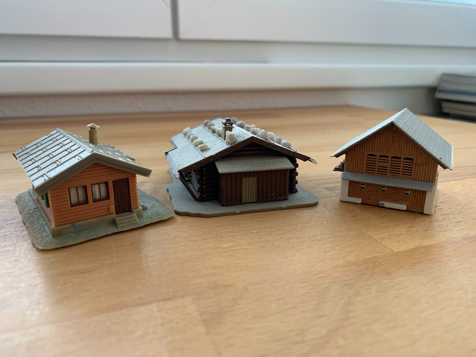 Modelleisenbahnen: 3 Häuser – Gebraucht aus Belp von capowiga