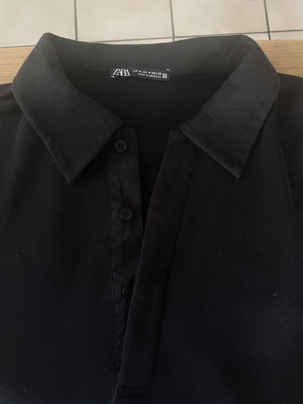 Zara Magliette Polo: Schwarzer Polo Sweater von Zara – Usato da Zürich venduto da pgr_9pzn 4