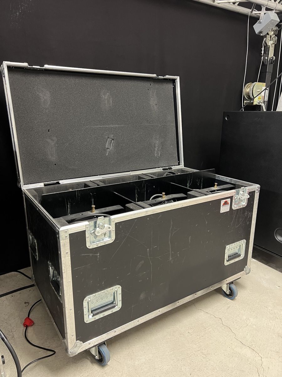 Lampade: 6er Set / Scena 2000s DTS/ inkl. Flight-Case – Usato da Oberuzwil venduto da MusicMinimax 5