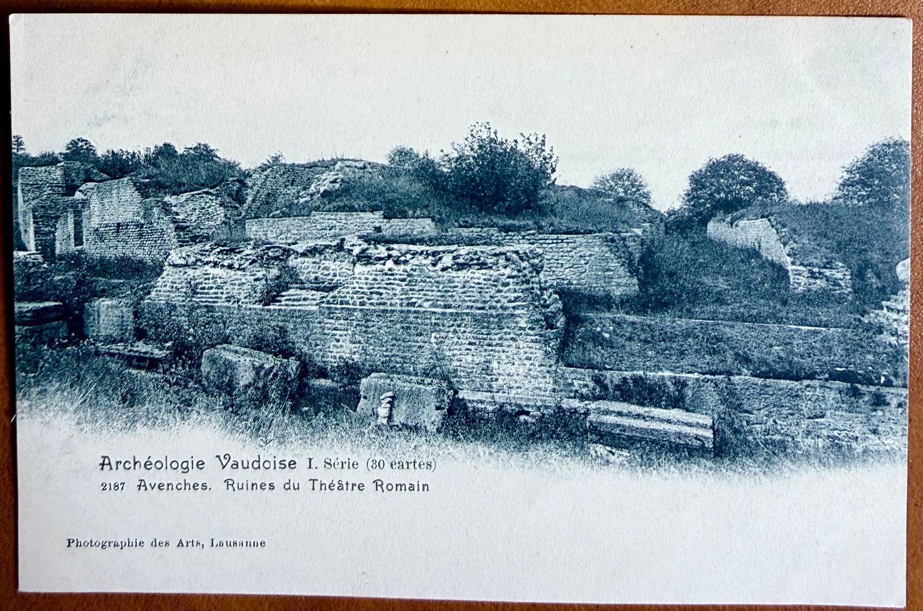 Cartoline postali: Avenches - Ruines du Théâtre  Romain – Usato da Lutry venduto da Ediego