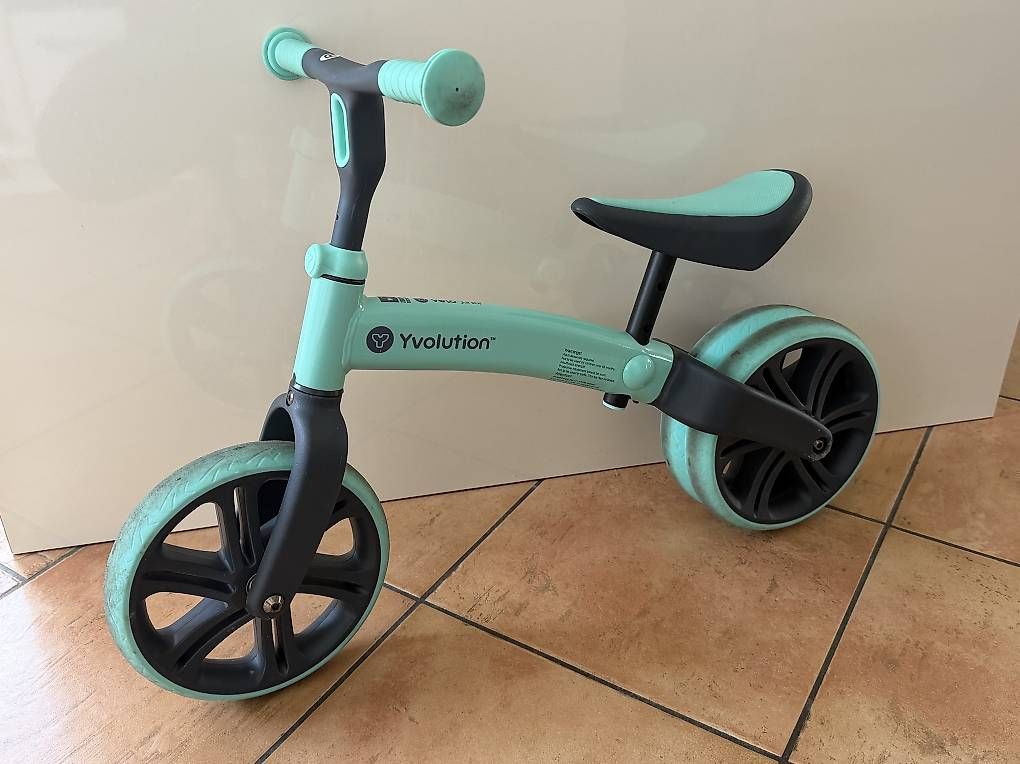 Veicoli per bambini: Draisienne Y velo Junior vert pastel Yvolution – Usato da Chavornay venduto da knightmare34th