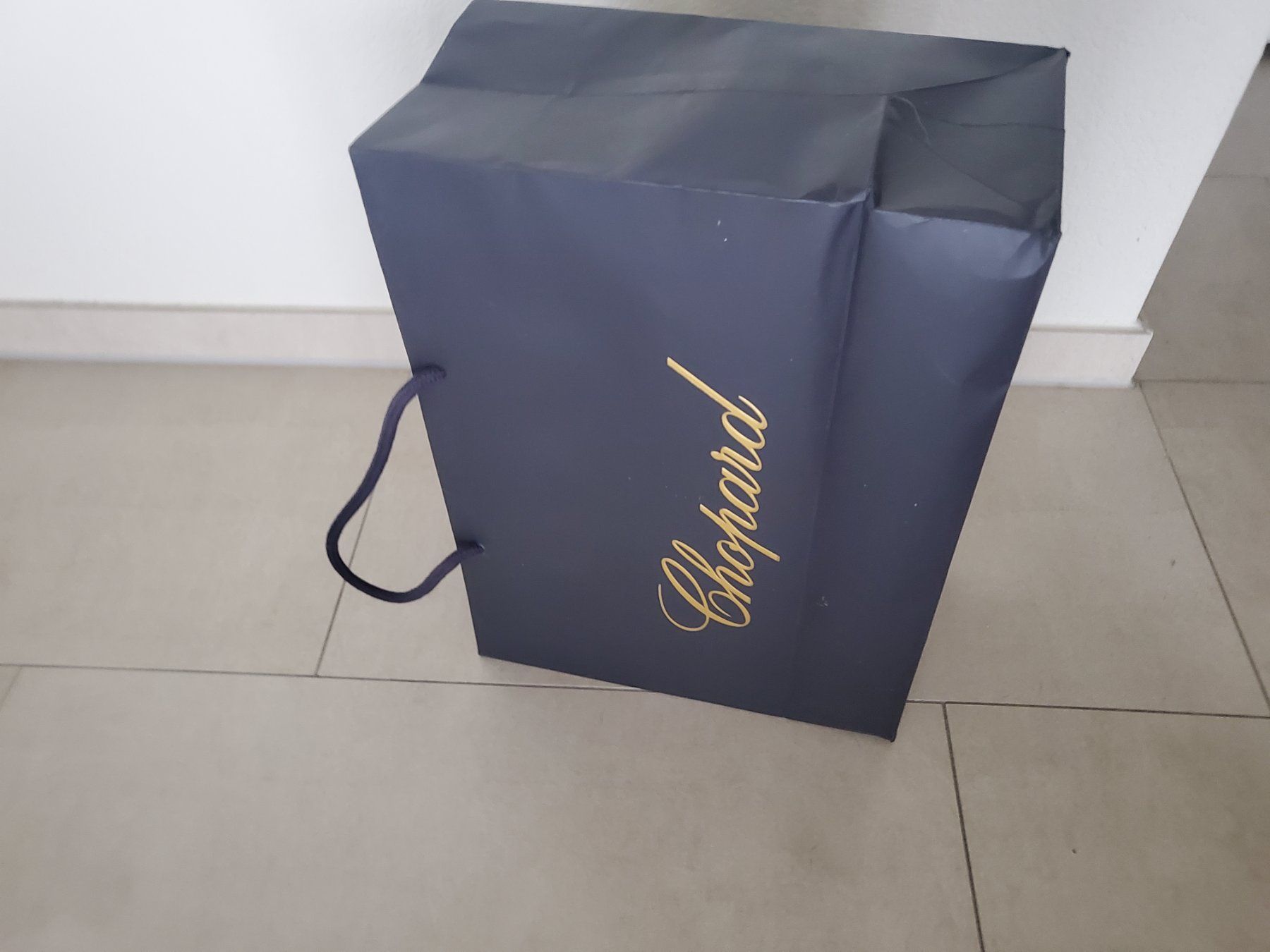 Chopard Borse: Chopard Papier Einkauf Tragtasche mit Stoffbändel – Nuovo (secondo la descrizione) da Unterägeri venduto da 0alfa0 2