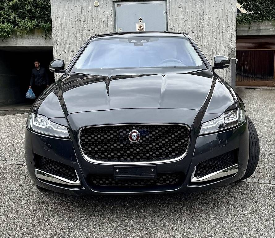 Automobili: Jaguar xf 35t portfolio awd – Usato da Aarburg venduto da Injac