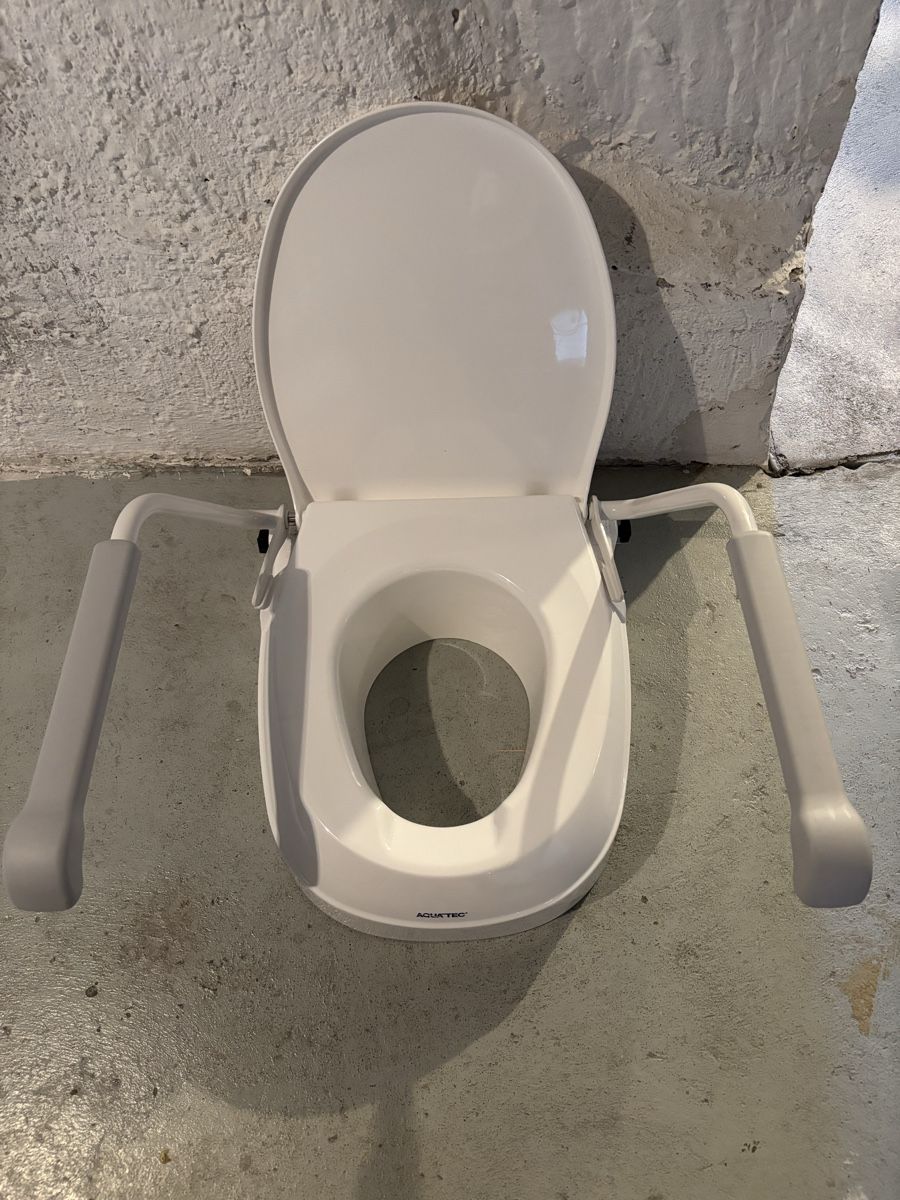 WC: WC Aufsatz – Neu (gemäss Beschreibung) aus Dübendorf von Blausmarties