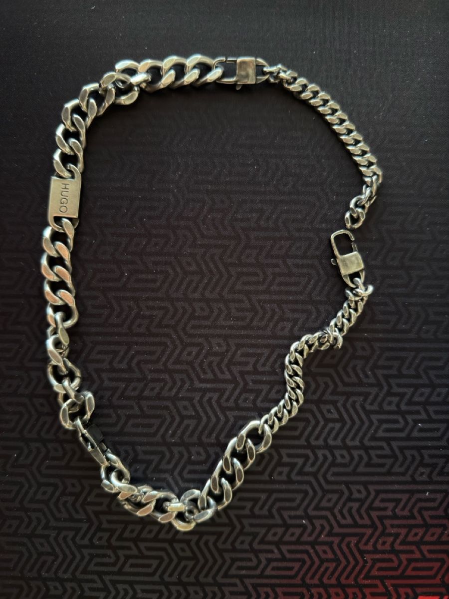 Hugo Boss Catenine: Hugo Boss Necklace – Nuovo (secondo la descrizione) da Luzern venduto da gavigol30 1