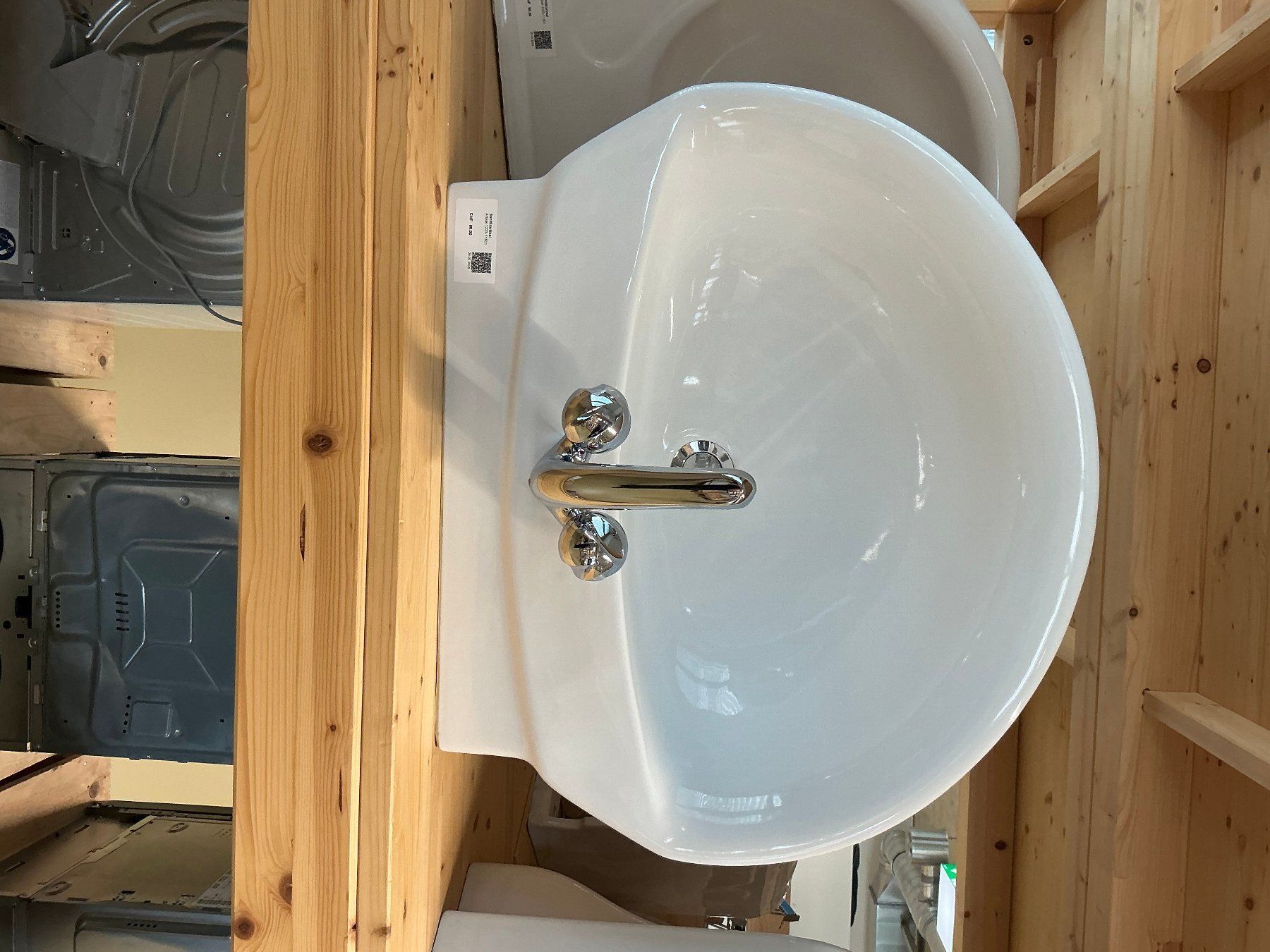 Lavabi & lavandini: Rundes Lavabo mit Wasserhahn – Usato da Zug venduto da Bauteile-Zug 1
