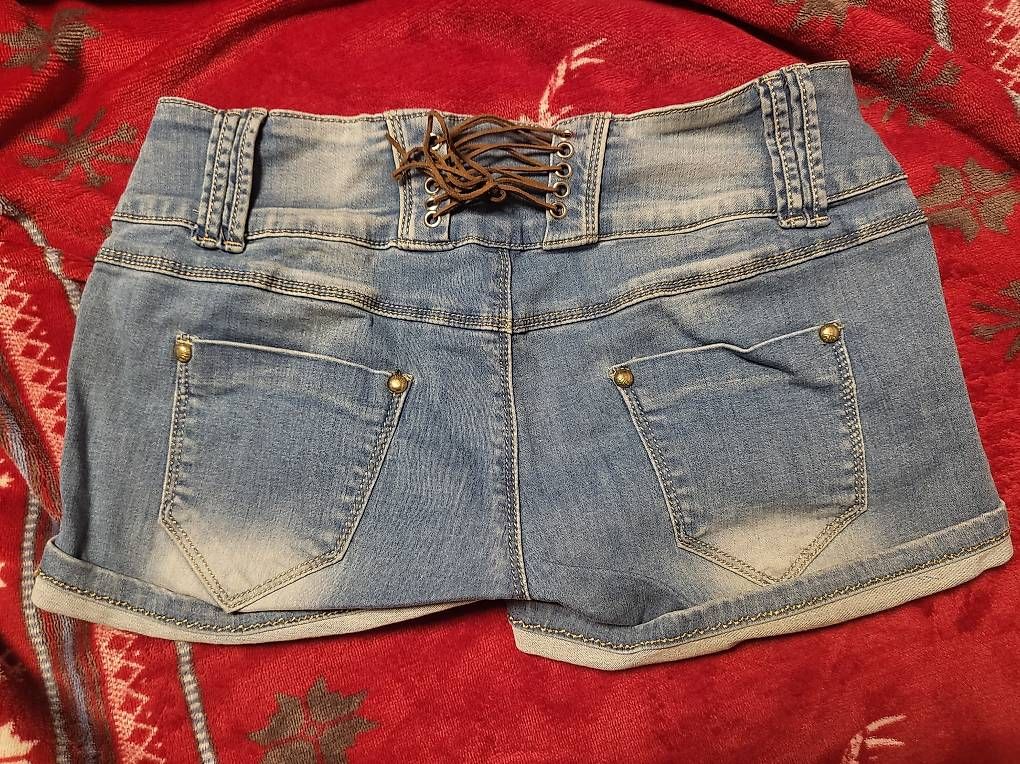 Hosen: Kurze Hosen – Gebraucht aus Lömmenschwil von S4BR1N4