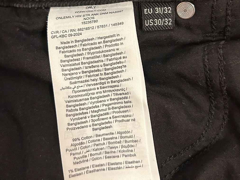 Only Jeans: ONLY Emily Straight Ankle Gr. 31/32 – Nuovo (secondo la descrizione) da Zürich venduto da Rikardas 1