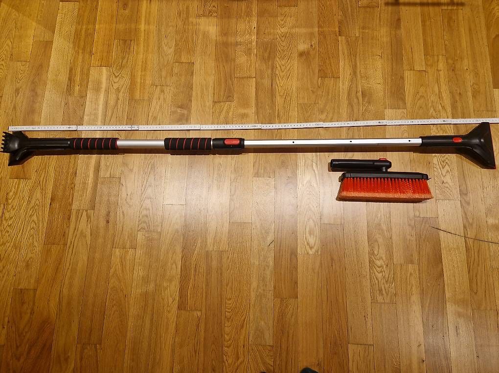 Altro per la casa: Teleskop Auto-Scheibenkratzer&Besen – Usato da Tägerig venduto da Benjamin_Mayer 1
