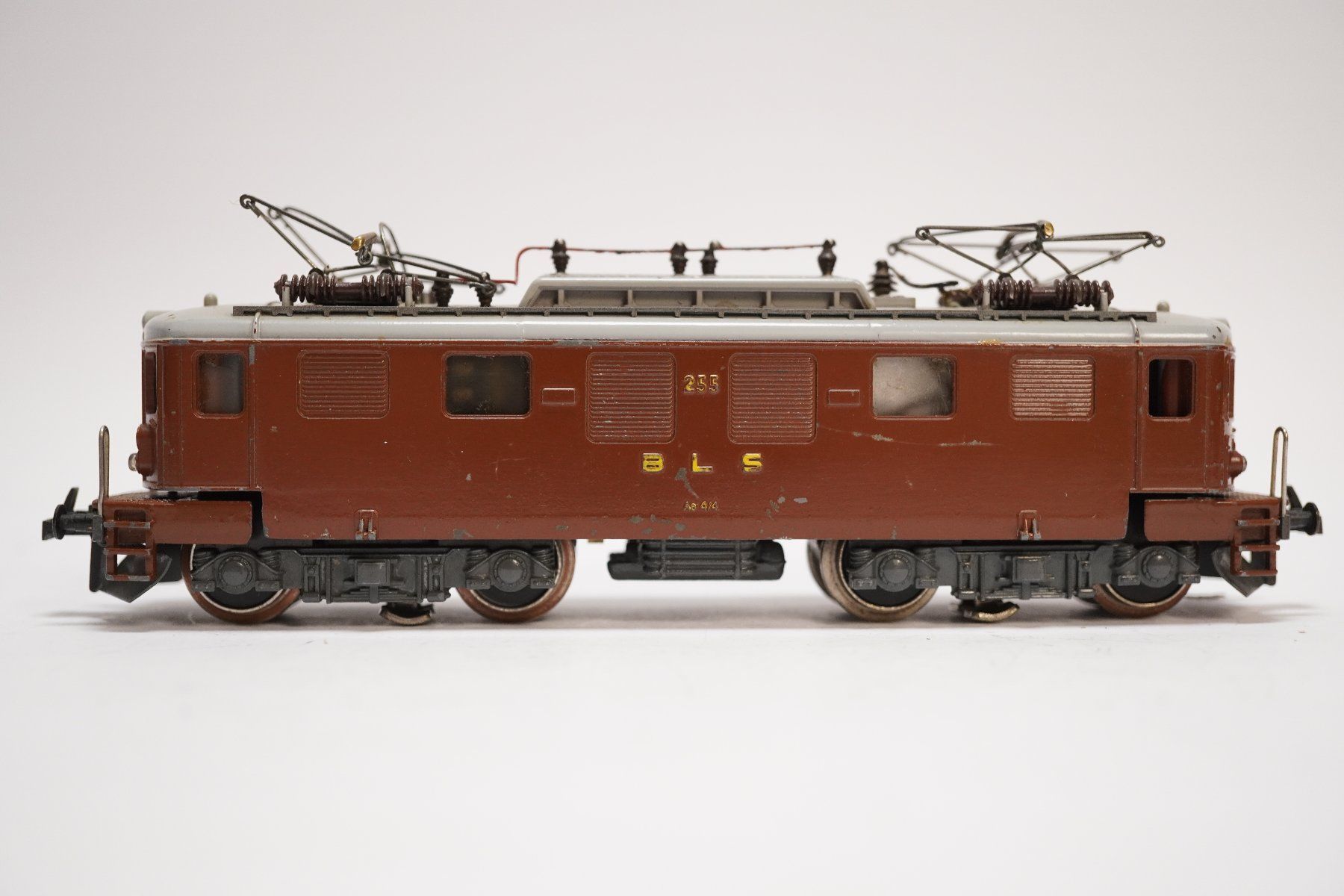 Trix Modellini di ferrovie: † e21 Trix Express BLS Ae 4/4 braun – Usato da Thun venduto da evinka_gmbh 1