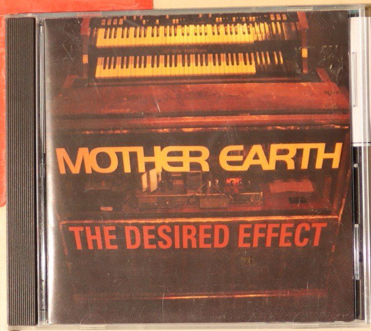 CD: Mother Earth – The Desired Effect – Usato da Luzern venduto da CONTENTI