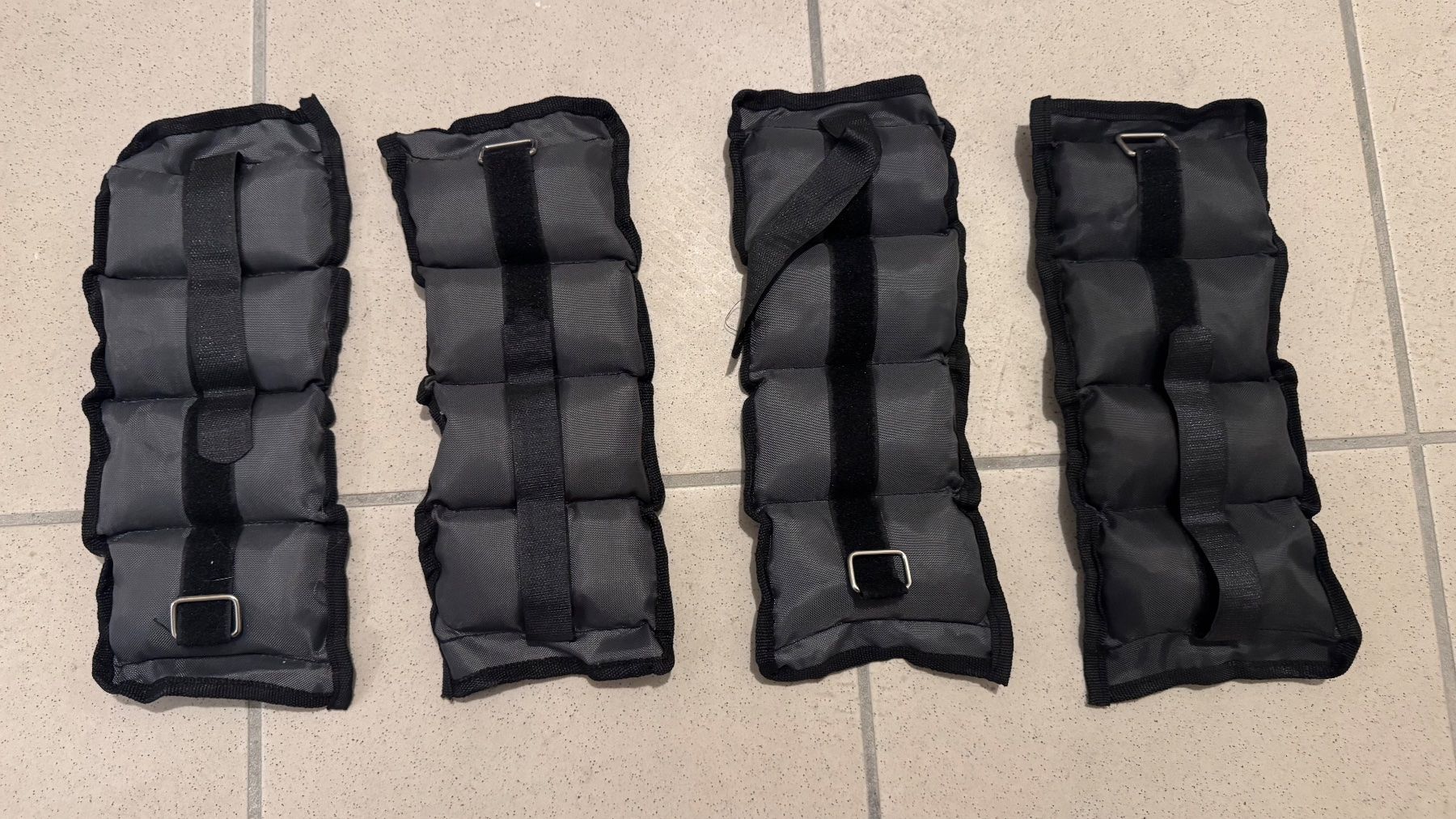 Hometrainer: Set pesi per caviglie e polsi, 4 pezzi, – Usato da Monte Carasso venduto da Ely67 1