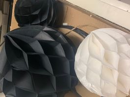 15 Party-Deko-Bälle Papier schwarz-weiss, handmade 2 Grössen