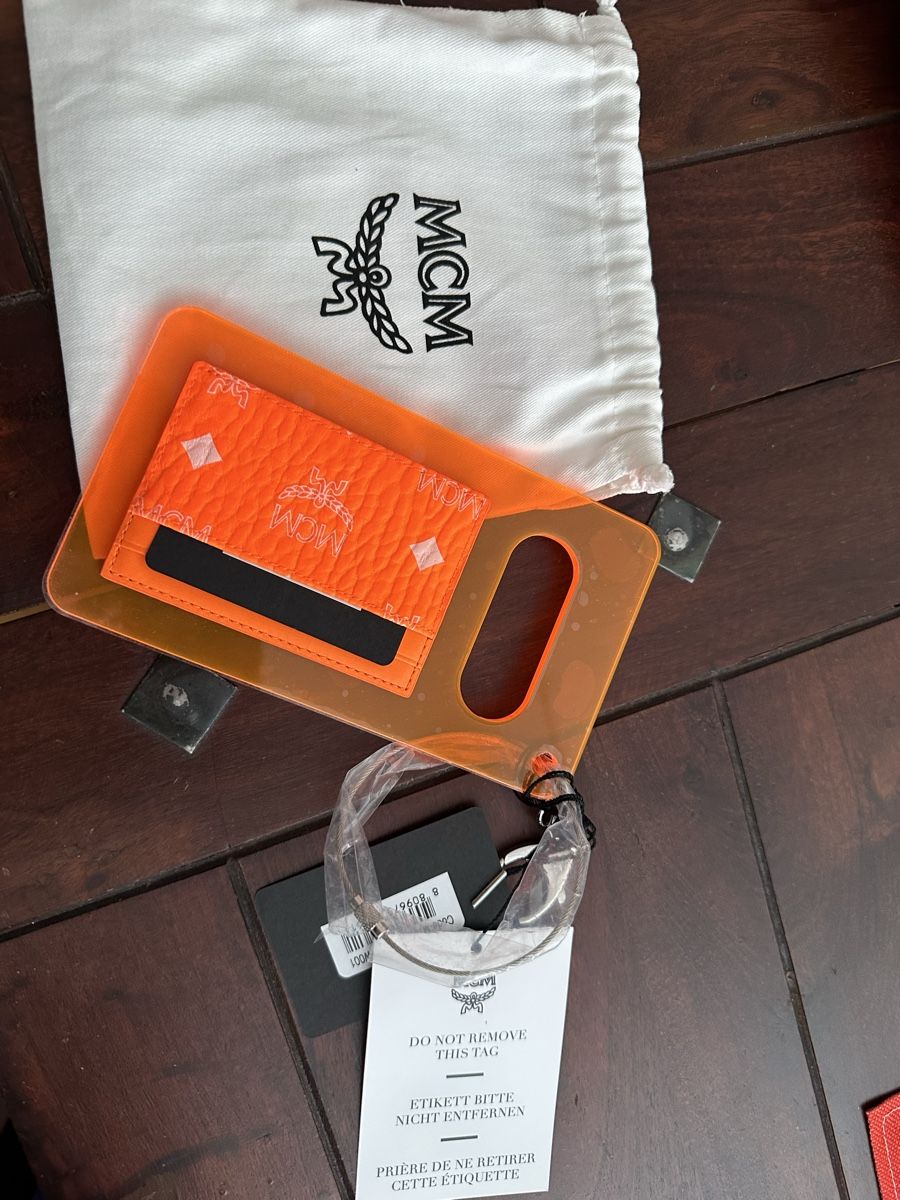 Mcm Portafogli: MCM Card / Charm. Neu limitiert – Nuovo (secondo la descrizione) da Bern venduto da womiman