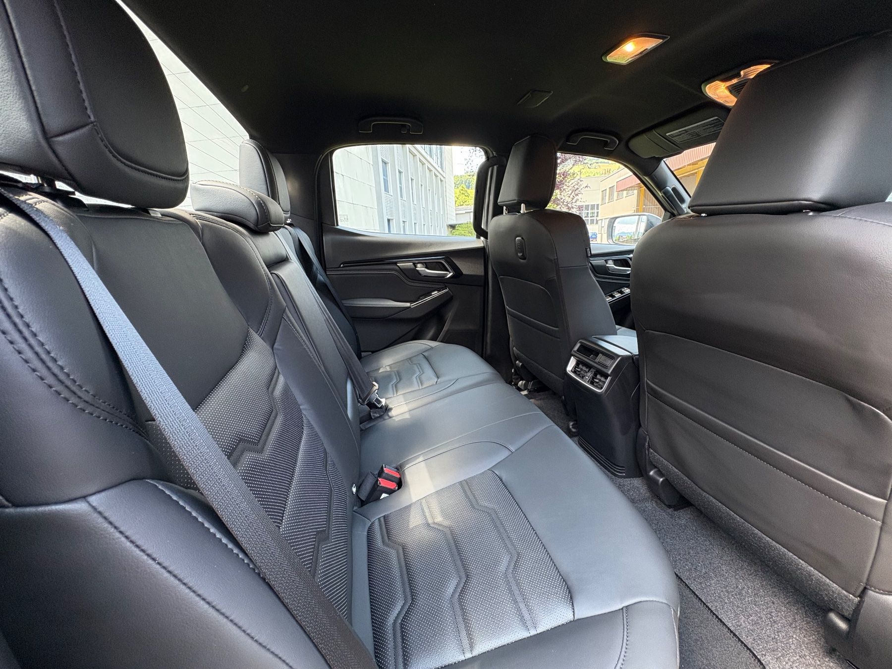 Isuzu Veicoli commerciali: ISUZU D-MAX 1.9 CrewCab N60FF 4x4 AT – Nuovo (secondo la descrizione) da Hasle LU venduto da Mroeoesli0 9