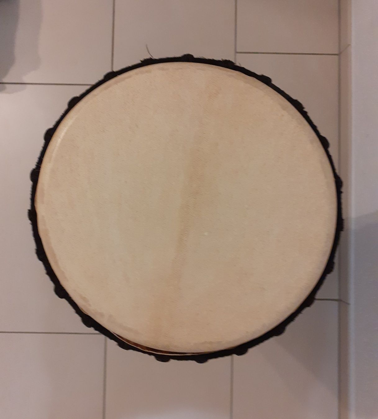 Instruments de musique: Djembe mit passender Tasche und Lehrbuch ink. CD – D'occasion à Volketswil par greifensee11511 3
