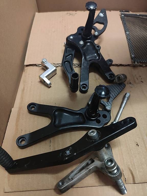 Alle Motorradersatzteile: Pedane Spider BMW S1000RR 2012/13 – Gebraucht aus Massagno von Lucky1976